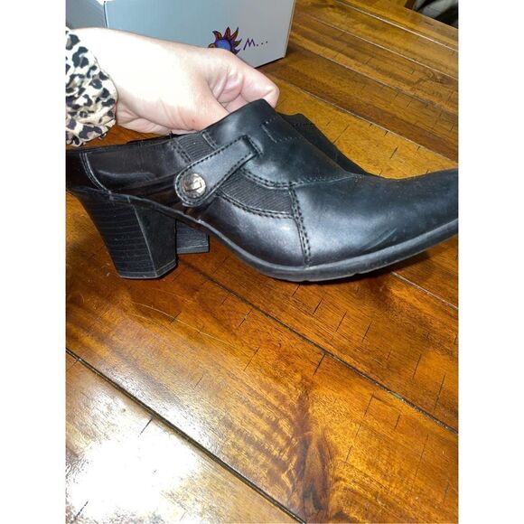 Michel M Mary Port 2 Black Women’s Heel Booties Size 8 - Picture 2 of 6